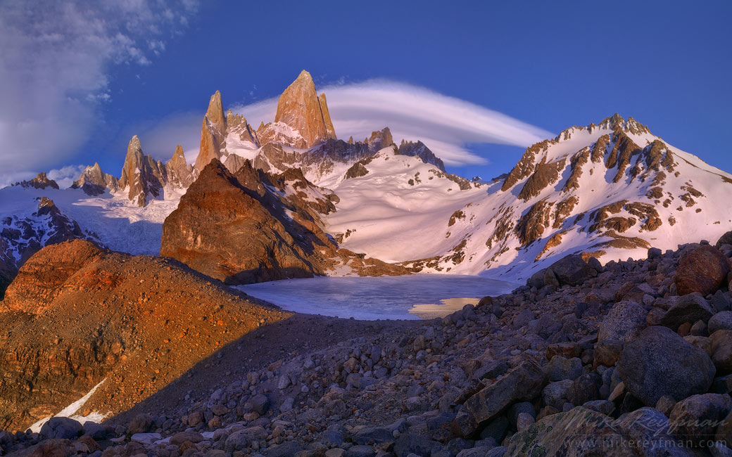Laguna De Los Tres & Fitzroy Massif. Cordilleras. Andes. Los Glaciares National Park, Santa Cruz, Patagonia, Argentina.