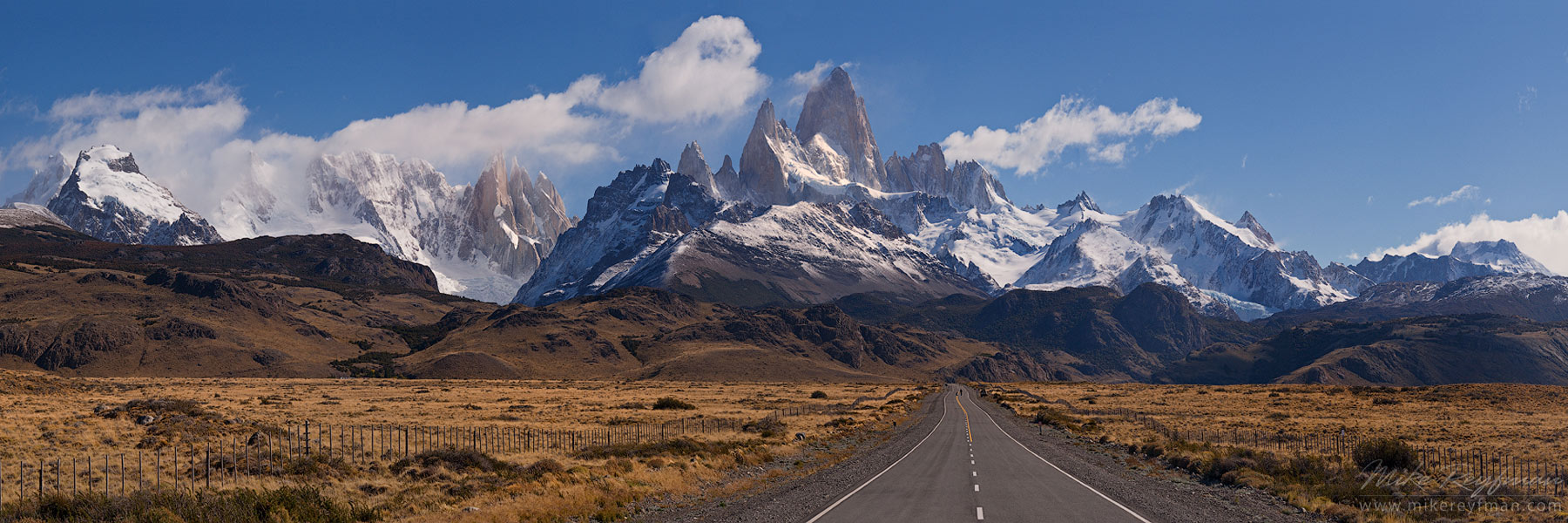 Ruta Cordillera. Fitzroy and Cerro Torre Massifs from Road 40. Santa Cruz, Patagonia, Argentina.
