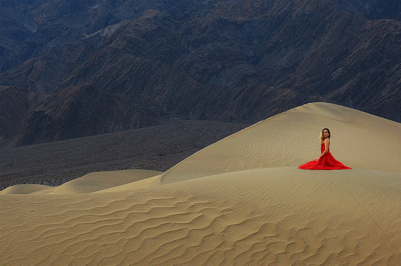 Sand Queen. Anastasia Zakharova. Mesquite Flats Sand Dunes, Death Valley National Park, California, USA.