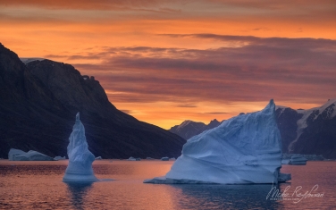 011-GR-SC_50B6908 Icebergs in Scoresby Sund. Greenland.