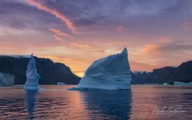 012-GR-SC_50B6963 Icebergs in Scoresby Sund. Greenland.