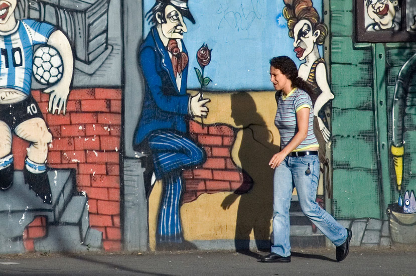 Hi, Dear. Avenida Brasil, San-Telmo, Buenos Aires - Buenos-Aires-Murals-and-Walls-Argentina - Mike Reyfman Photography
