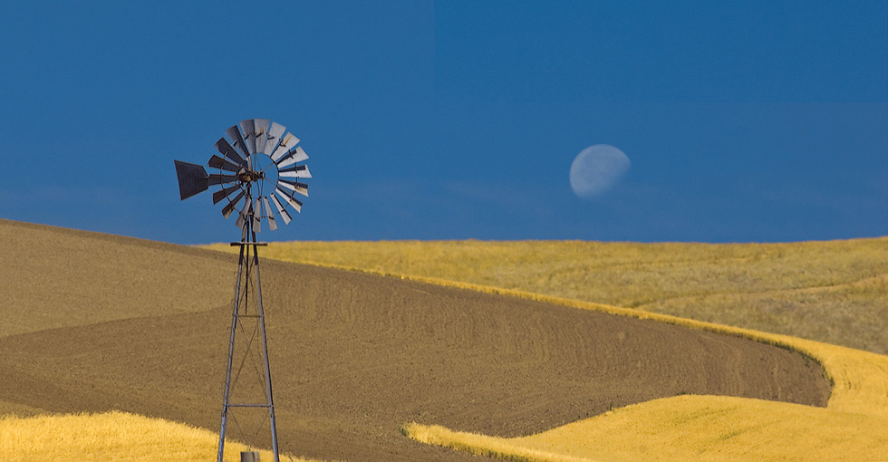 Windmill and setting moon. Palouse, Eastern Washington, USA. - Palouse-Eastern-Washington-American-Tuscany - Mike Reyfman Photography