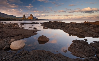 Londrangar-Basalt-Cliffs,-Snaefellsnes-Peninsula,-Iceland
