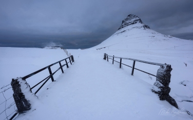 Kirkjufell,-Snaefellsnes-Peninsula,-Iceland