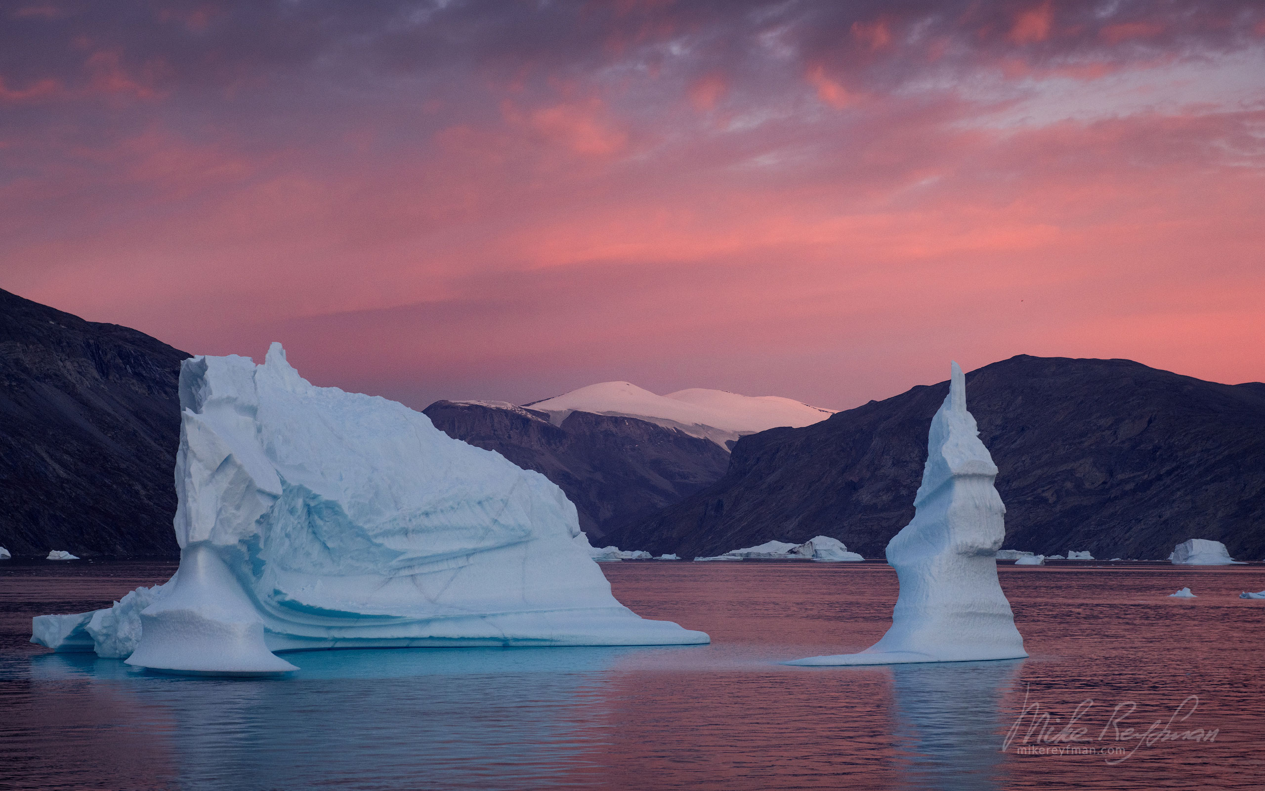 Icebergs in Scoresby Sund. Greenland. 010-GR-SC_50B6959 - The Scoresby Sund fjord system and the settlement of Ittoqqortoormiit. East Greenland. - Mike Reyfman Photography