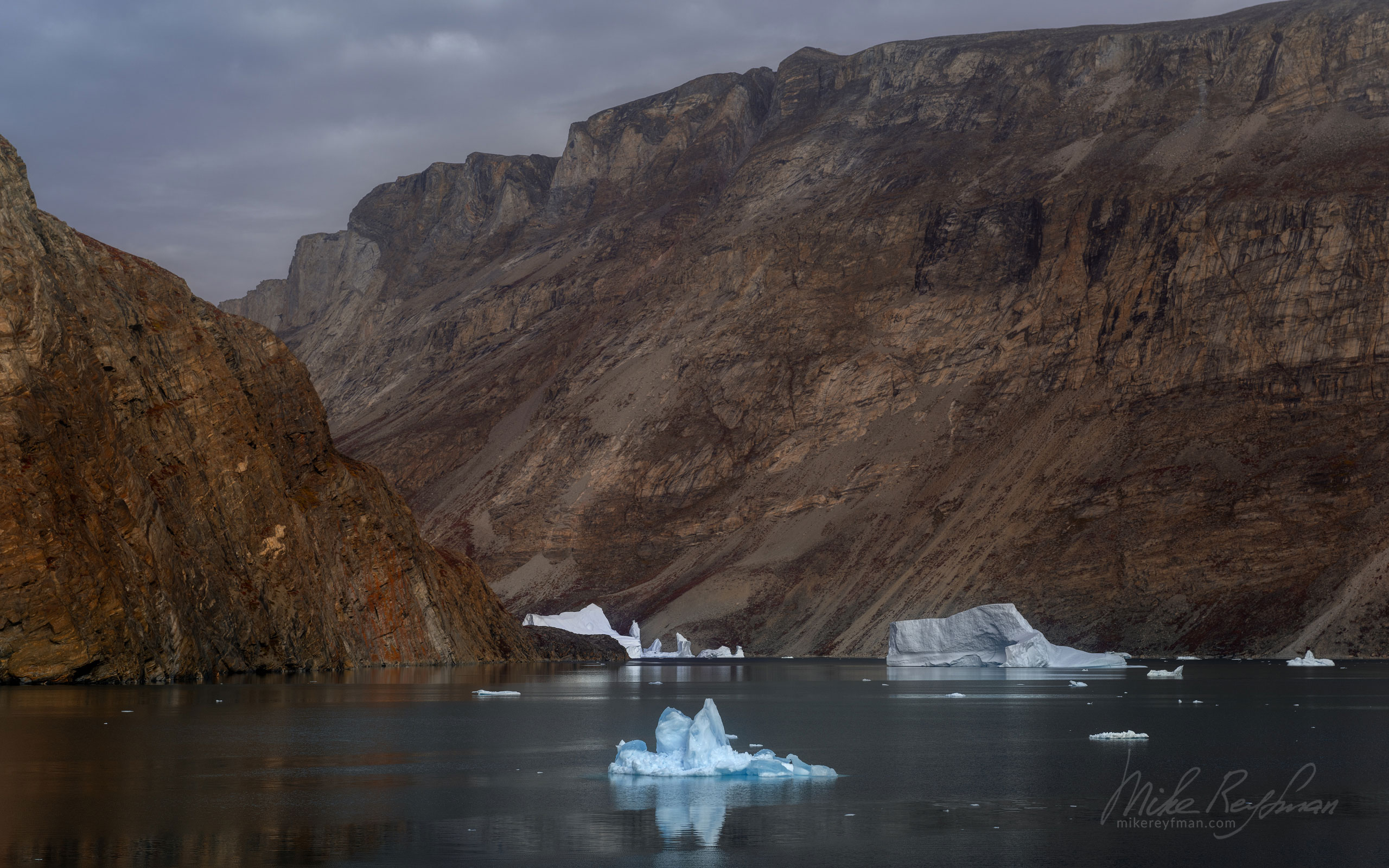 Scoresby Sund. Greenland. 024-GR-SC_50B7164 - The Scoresby Sund fjord system and the settlement of Ittoqqortoormiit. East Greenland. - Mike Reyfman Photography