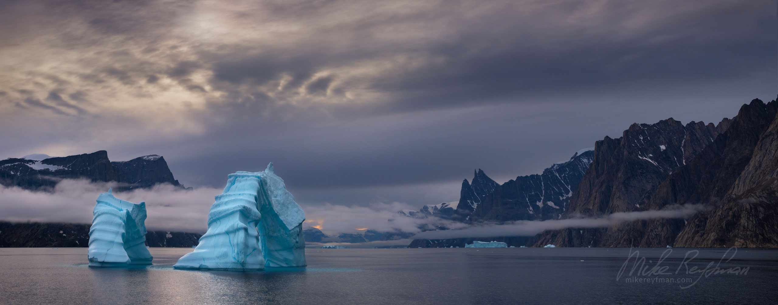Icebergs in Scoresby Sund. Greenland. 071-GR-SC_50B7684_Pano-1x2.55 - The Scoresby Sund fjord system and the settlement of Ittoqqortoormiit. East Greenland. - Mike Reyfman Photography
