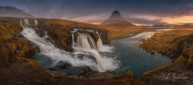 Kirkjufellsfoss-(Church-Mountain-Waterfall)-&-Mt.-Kirkjufell-in-Grundarfjörður.-Snaefellsnes-Peninsula,-Iceland