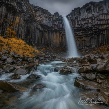 Svartifoss-(Black-Waterfall),-Skaftafell,-Vatnajökull-National-Park,-Iceland.