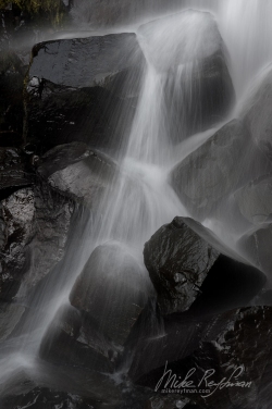 Svartifoss-(Black-Waterfall),-Skaftafell,-Vatnajökull-National-Park,-Iceland.