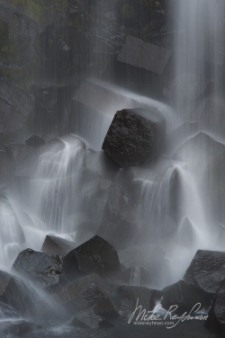 Svartifoss-(Black-Waterfall),-Skaftafell,-Vatnajökull-National-Park,-Iceland.