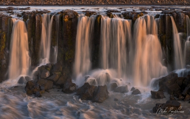 Selfoss-waterfall.-Jökulsá-á-Fjöllum-river,-Jökulsárgljúfur-canyon,-Vatnajökull-National-Park,-Northeast-Iceland.