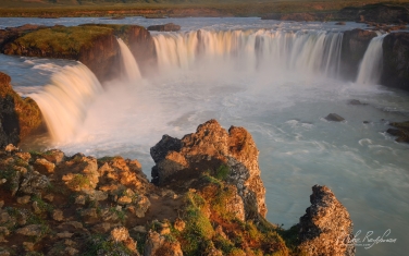 Godafoss-waterfall.-Skjálfandafljót-river,-northern-Iceland.