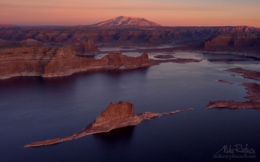 Padre-Butte.-Lake-Powell,-Glen-Canyon-NRA,-Utah/Arizona,-USA.-Aerial.