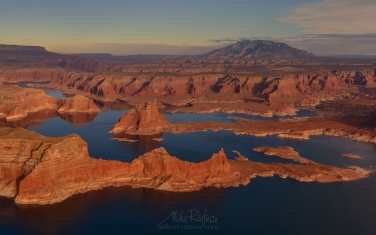 Lake-Powell-and-Navajo-Mountain.-Glen-Canyon-NRA,-Utah/Arizona,-USA.-Aerial.