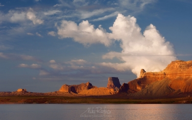 Lake-Powell,-Glen-Canyon-NRA,-Utah/Arizona,-USA.-Aerial.