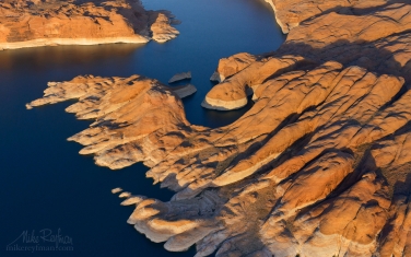 Colorado-River-Near-Mouth-of-the-Forbidding-Canyon.-Glen-Canyon-NRA,-Lake-Powell,-Utah/Arizona,-US.-Aerial.