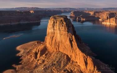 Gregory-Butte.-Lake-Powell,-Glen-Canyon-NRA,-Utah/Arizona,-USA.-Aerial.