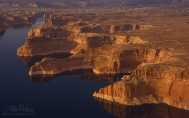 Lake-Powell,-Glen-Canyon-NRA,-Utah/Arizona,-USA.-Aerial.