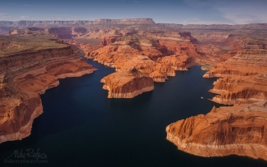 Lake-Powell,-Glen-Canyon-NRA,-Utah/Arizona,-USA.-Aerial.