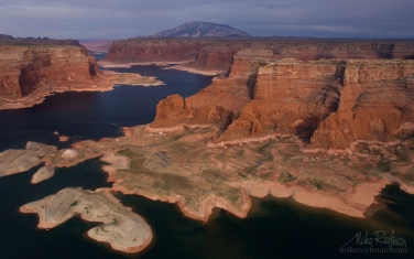 Rainbow-Plateau-and-Distant-View-of-Navajo-Mountain.-Glen-Canyon-NRA,-Lake-Powell,-Utah/Arizona,-USA.-Aerial.