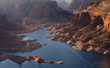 Lake-Powell,-Glen-Canyon-NRA,-Utah/Arizona,-USA.-Aerial.