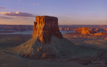 Tower-Butte-and-Lake-Powell.-Glen-Canyon-NRA.-Uta/Arizona,-USA.