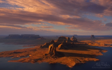 Dominguez-and-Boundary-Buttes-with-Tower-Butte-in-the-distance.-South-Side-of-Padre-Bay.-Lake-Powell,-Glen-Canyon-NRA,-Utah/Arizona,-USA.-Aerial.
