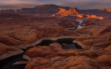 Forbidding-Canyon.-Glen-Canyon-NRA,-Lake-Powell,-Utah/Arizona,-USA.-Aerial.
