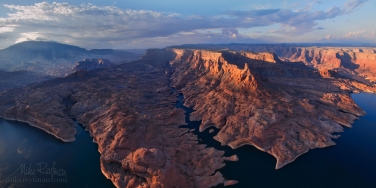 Lake-Powell,-Glen-Canyon-NRA,-Utah/Arizona,-USA.-Aerial.