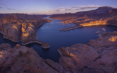 Lake-Powell-Near-Forbidding-Canyon-Inlet.-Glen-Canyon-NRA,-Lake-Powell,-Utah/Arizona,-USA.-Aerial.