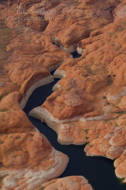 Driftwood-Canyon-Inlet.-Glen-Canyon-NRA,-Lake-Powell,-Utah/Arizona,-US.-Aerial.