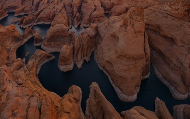 Forbidden-Canyon,-Lake-Powell,-Glen-Canyon-NRA.-Uta/Arizona,-USA.-Aerial