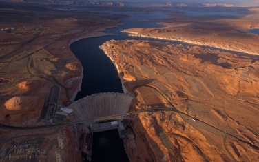 Glen-Canyon-Dam.-Lake-Powell,-Arizona,-USA.-Aerial.