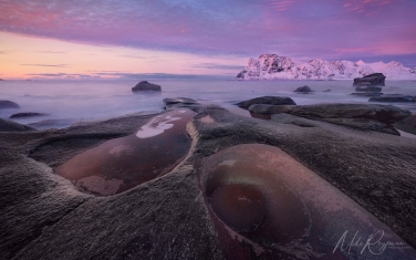LF-MRD1E2398 Lofoten Photo Tour Lofoten Photo Tour. Picture-perfect fishing villages, deep fjords, rugged mountains, scenic beaches | Photo Tour with Mike Reyfman