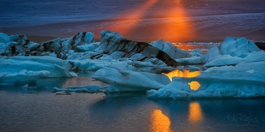 Last-Ray.-Jokulsarlon-Glacial-Lagoon,-Iceland.
