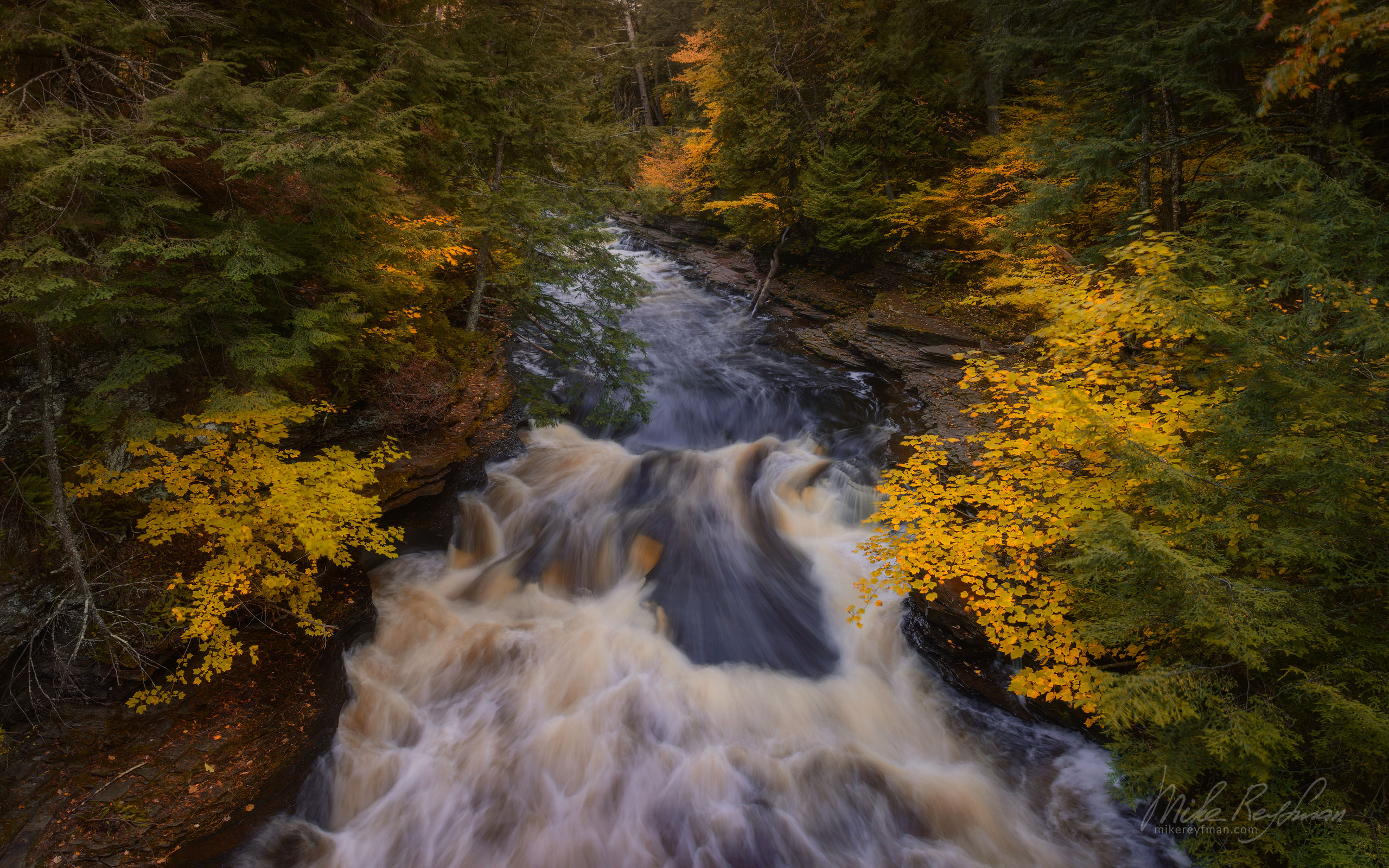 Presque Isle River, Porcupine Mountains, Upper Peninsula, Michigan, USA. UP-MI_025_ZRA7472.jpg - Michigan's Upper Peninsula - the best destination in US for fall colors. - Mike Reyfman Photography